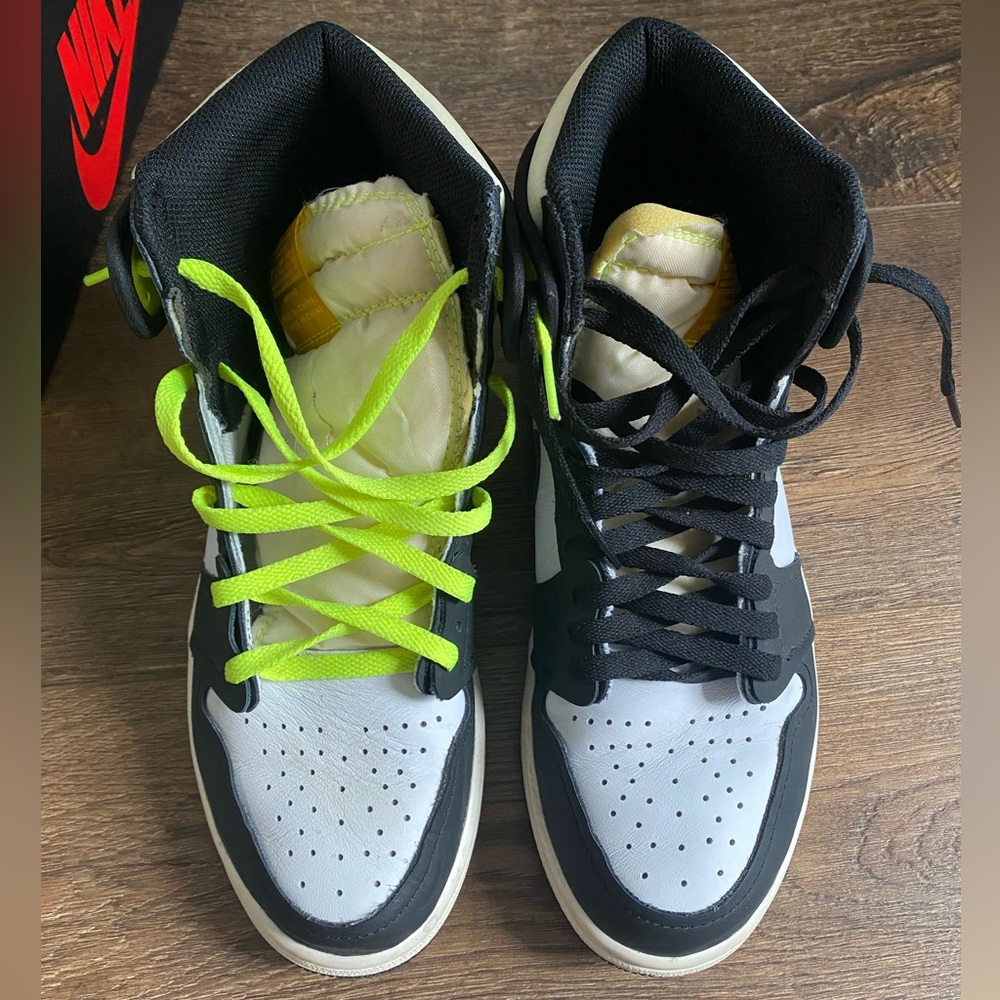 Jordan 1 high “volt gold” - Picture 4 of 6